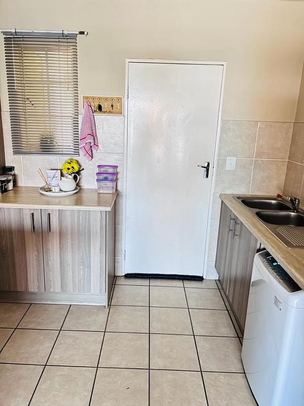 To Let 2 Bedroom Property for Rent in Birch Acres Gauteng