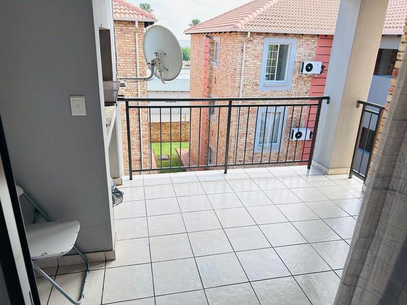 To Let 2 Bedroom Property for Rent in Birch Acres Gauteng