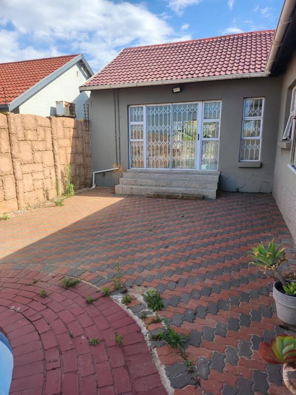 3 Bedroom Property for Sale in Roseacre Gauteng