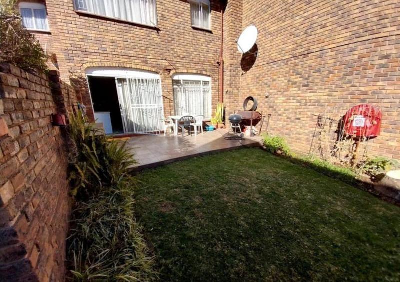 3 Bedroom Property for Sale in Brackendowns Gauteng