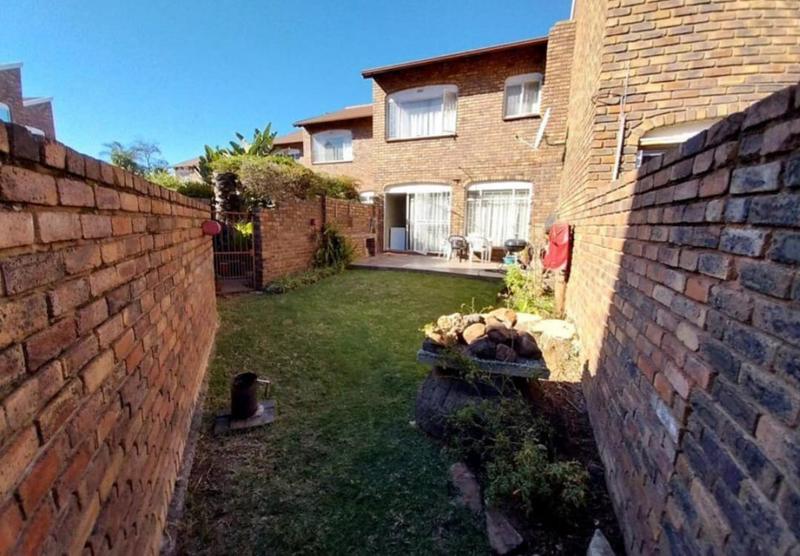 3 Bedroom Property for Sale in Brackendowns Gauteng