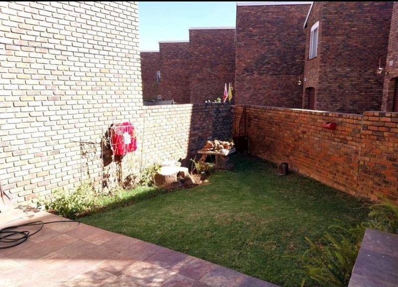 3 Bedroom Property for Sale in Brackendowns Gauteng