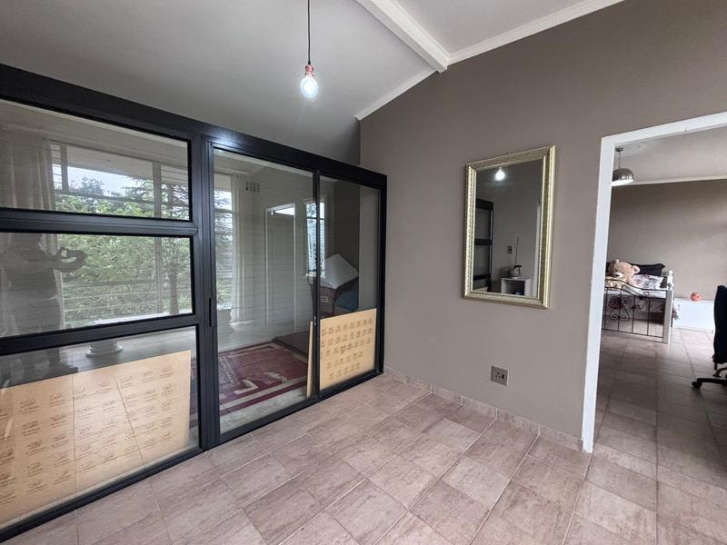 4 Bedroom Property for Sale in Floracliffe Gauteng