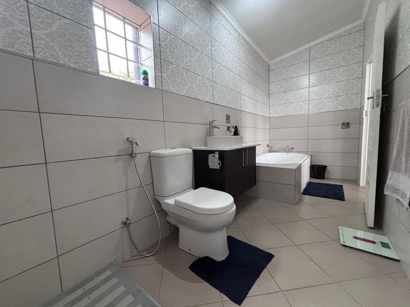 4 Bedroom Property for Sale in Floracliffe Gauteng