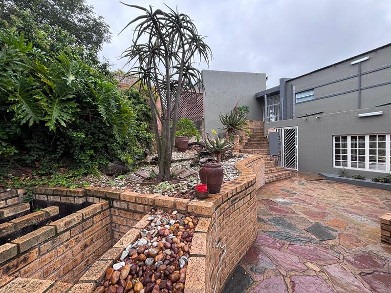 4 Bedroom Property for Sale in Floracliffe Gauteng