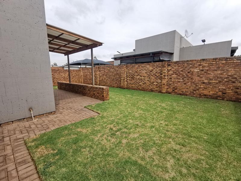 To Let 3 Bedroom Property for Rent in Kookrus Gauteng