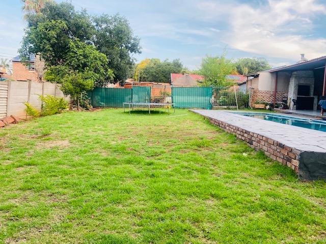 To Let 4 Bedroom Property for Rent in Elardus Park Gauteng