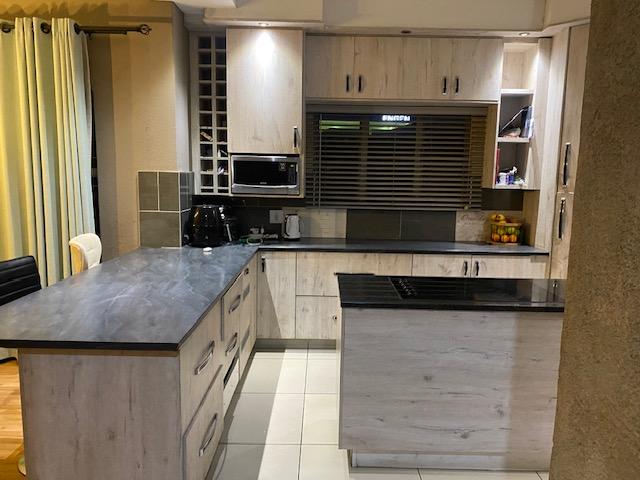 To Let 4 Bedroom Property for Rent in Elardus Park Gauteng