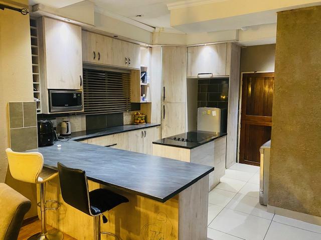 To Let 4 Bedroom Property for Rent in Elardus Park Gauteng