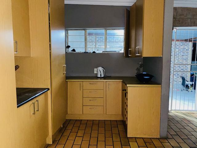 To Let 4 Bedroom Property for Rent in Elardus Park Gauteng