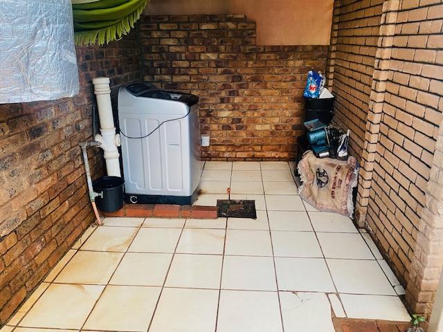 To Let 4 Bedroom Property for Rent in Elardus Park Gauteng