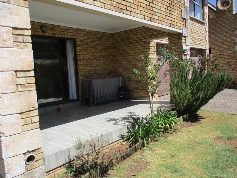 To Let 4 Bedroom Property for Rent in Honeydew Manor Gauteng