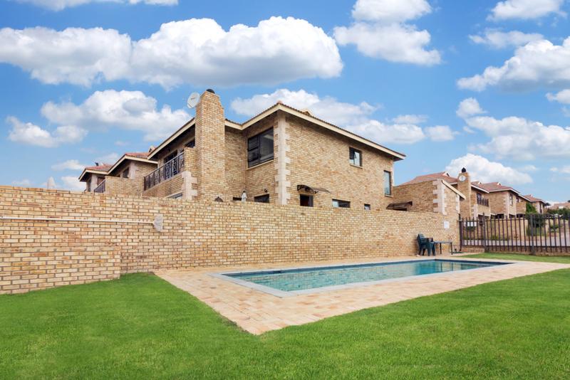 To Let 4 Bedroom Property for Rent in Honeydew Manor Gauteng