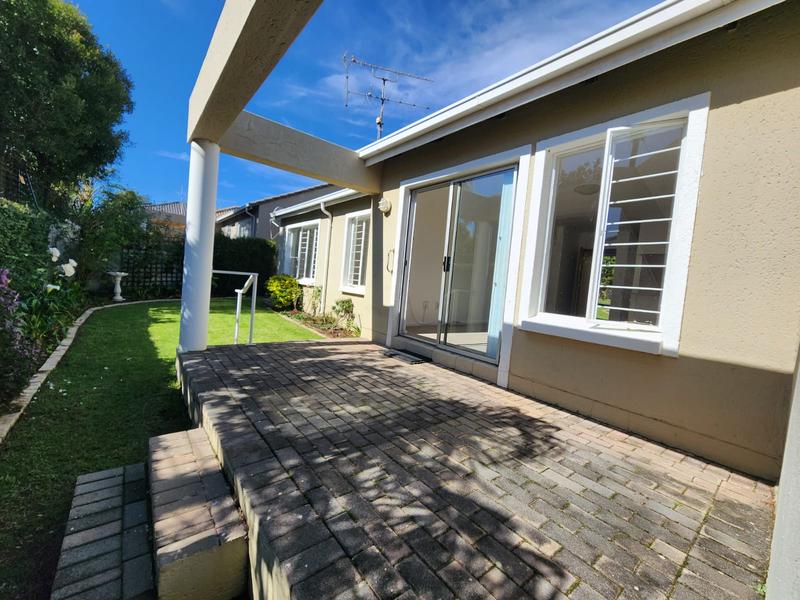 To Let 2 Bedroom Property for Rent in Sunninghill Gauteng