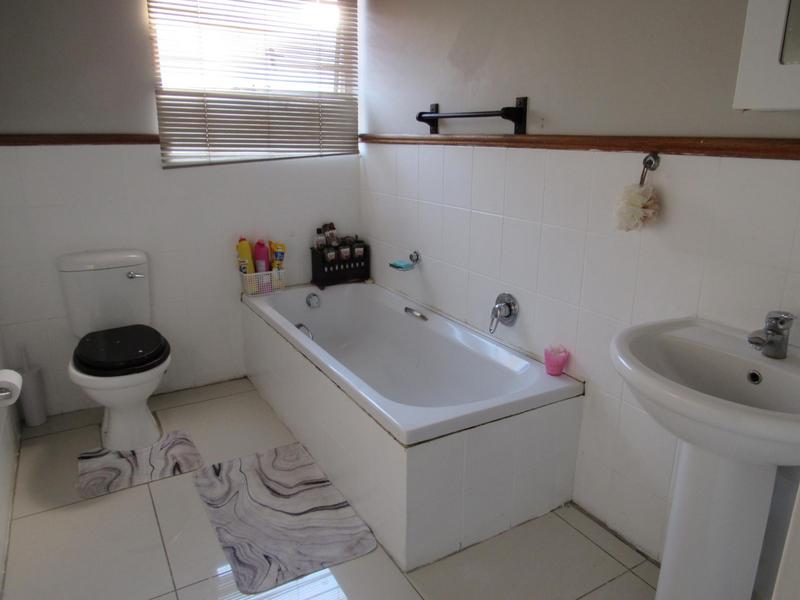 To Let 3 Bedroom Property for Rent in La Montagne Gauteng