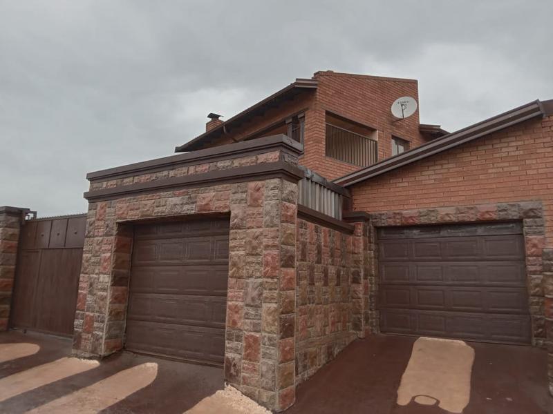 4 Bedroom Property for Sale in Hospital View Gauteng