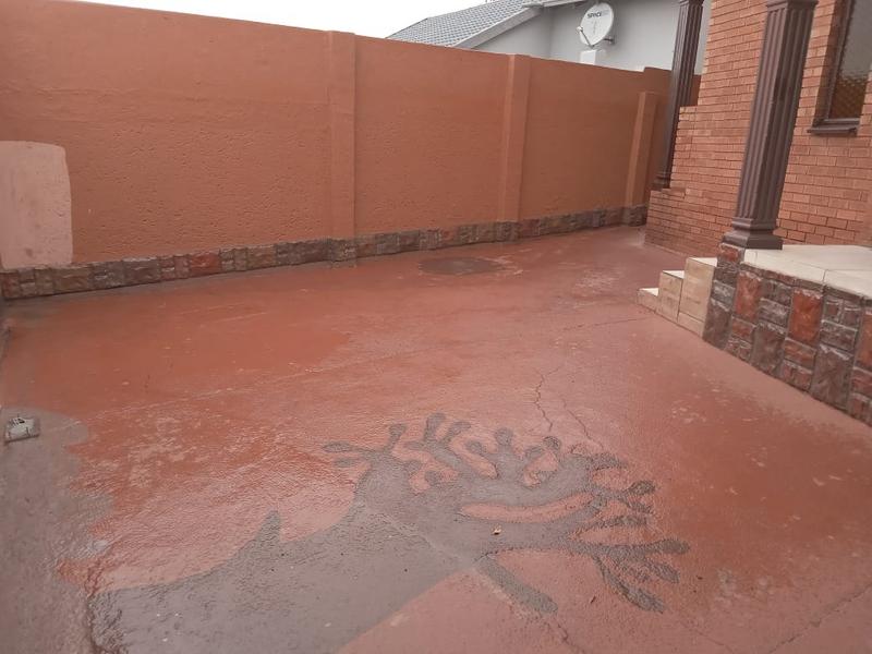 4 Bedroom Property for Sale in Hospital View Gauteng