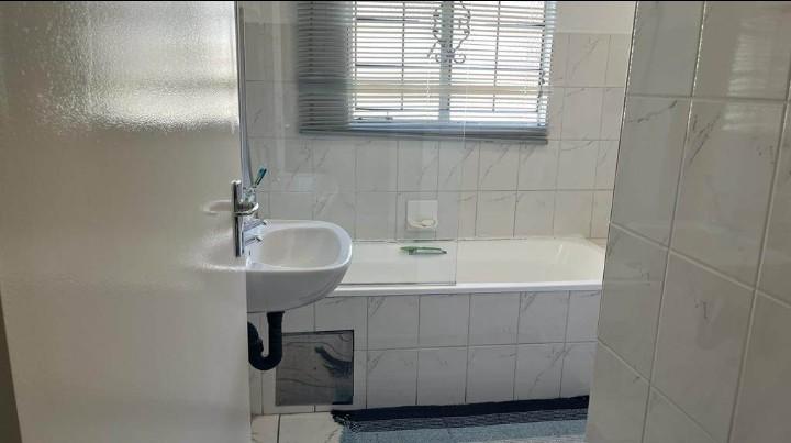 To Let 2 Bedroom Property for Rent in Ormonde Gauteng