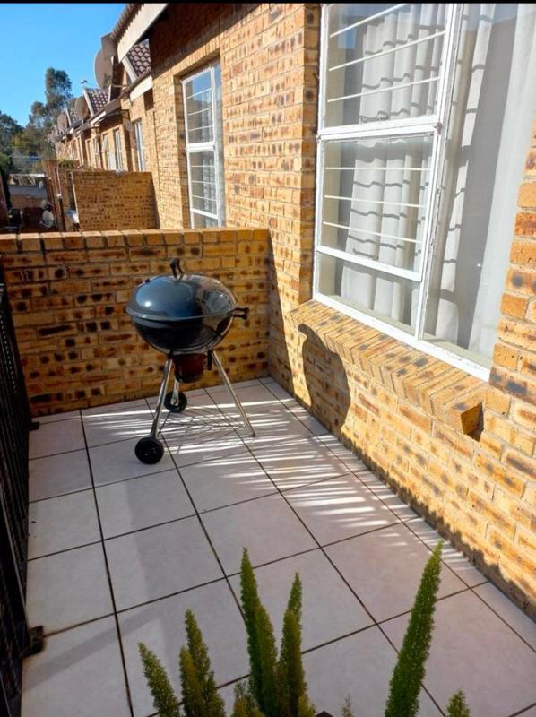 To Let 2 Bedroom Property for Rent in Honeydew Gauteng