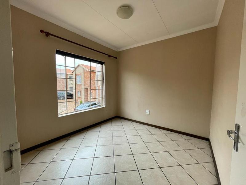 To Let 3 Bedroom Property for Rent in Willowbrook Gauteng