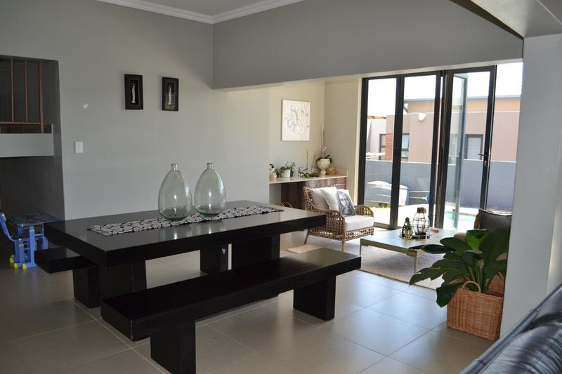 5 Bedroom Property for Sale in Copperleaf Estate Gauteng