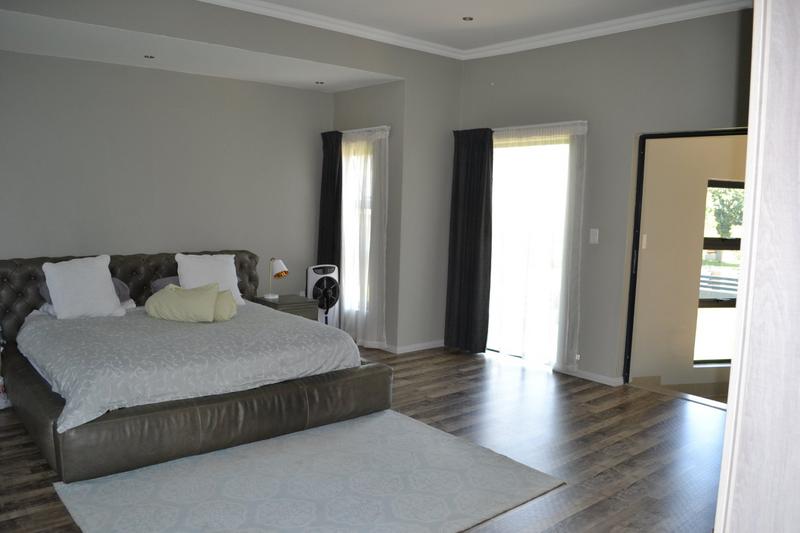 5 Bedroom Property for Sale in Copperleaf Estate Gauteng