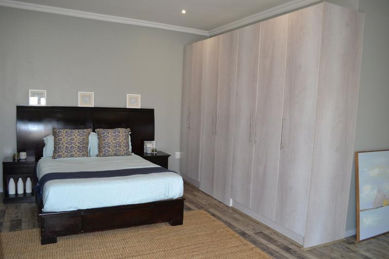 5 Bedroom Property for Sale in Copperleaf Estate Gauteng