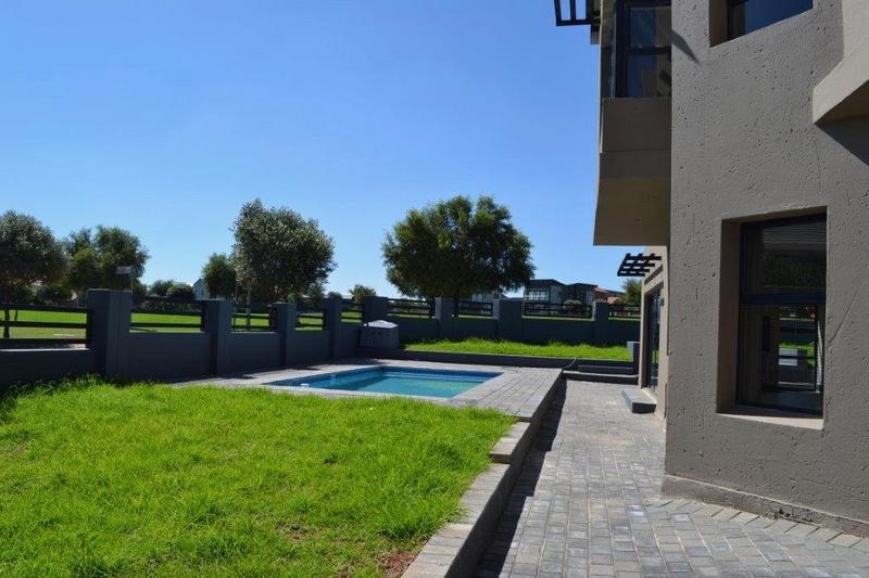 5 Bedroom Property for Sale in Copperleaf Estate Gauteng