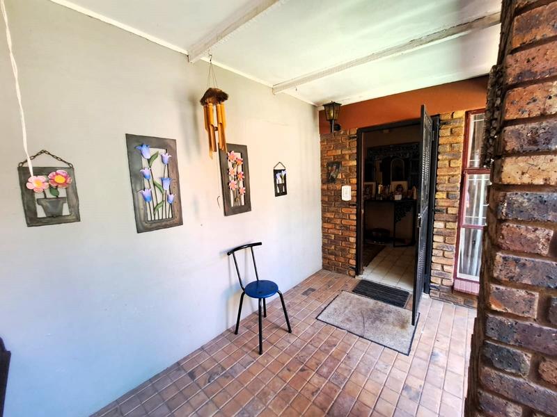 4 Bedroom Property for Sale in Eldoraigne Gauteng