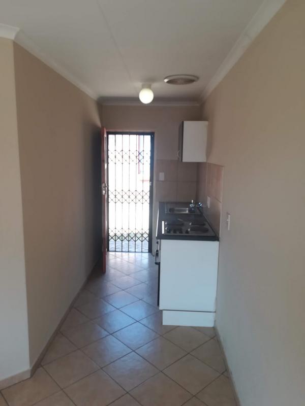 2 Bedroom Property for Sale in Olievenhoutbosch Gauteng