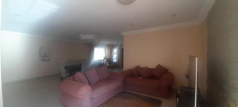 4 Bedroom Property for Sale in Wierda Park Gauteng