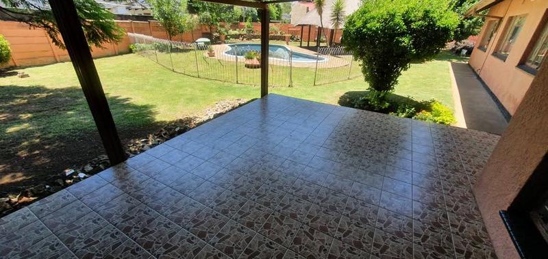 To Let 4 Bedroom Property for Rent in Greenhills Gauteng