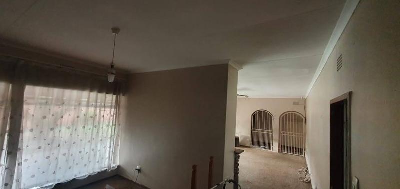 To Let 4 Bedroom Property for Rent in Greenhills Gauteng