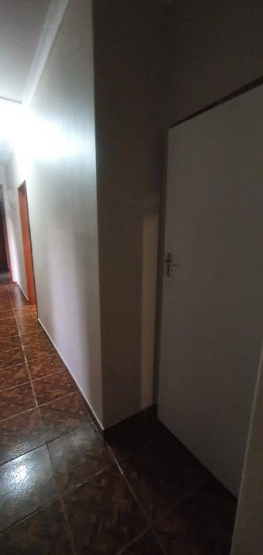 To Let 4 Bedroom Property for Rent in Greenhills Gauteng