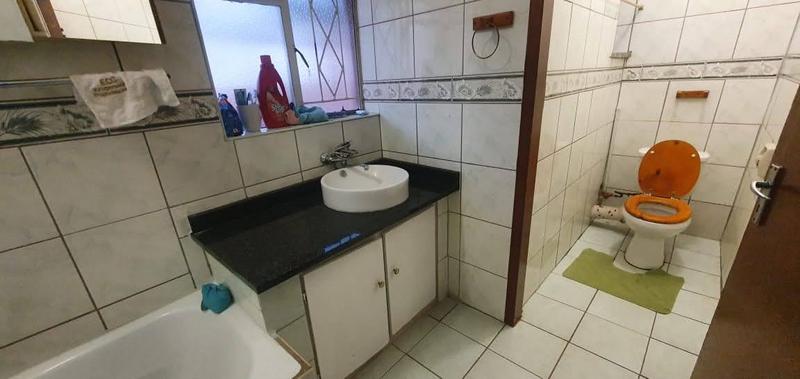 To Let 4 Bedroom Property for Rent in Greenhills Gauteng