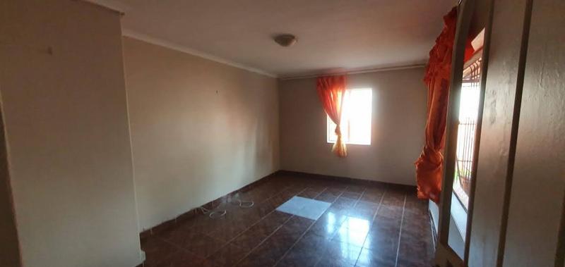 To Let 4 Bedroom Property for Rent in Greenhills Gauteng