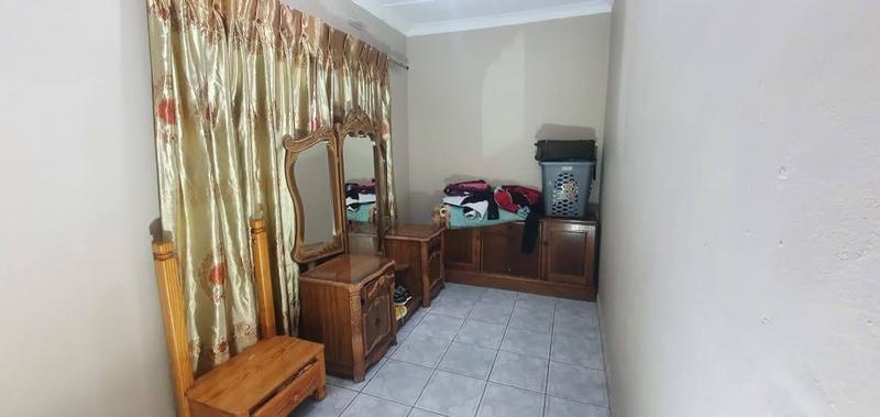 To Let 4 Bedroom Property for Rent in Greenhills Gauteng