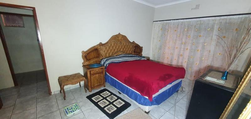 To Let 4 Bedroom Property for Rent in Greenhills Gauteng