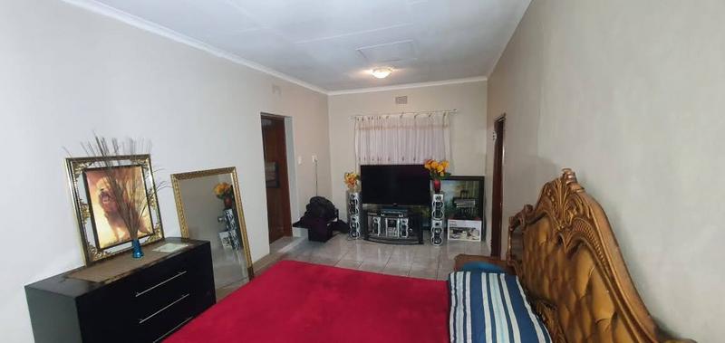 To Let 4 Bedroom Property for Rent in Greenhills Gauteng