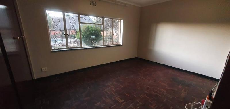 To Let 4 Bedroom Property for Rent in Greenhills Gauteng