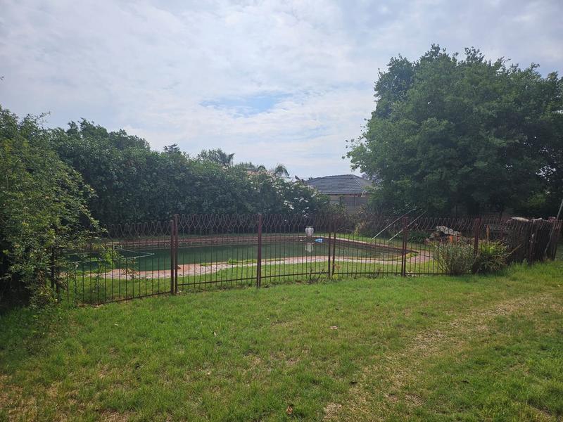 To Let 5 Bedroom Property for Rent in Greenhills Gauteng