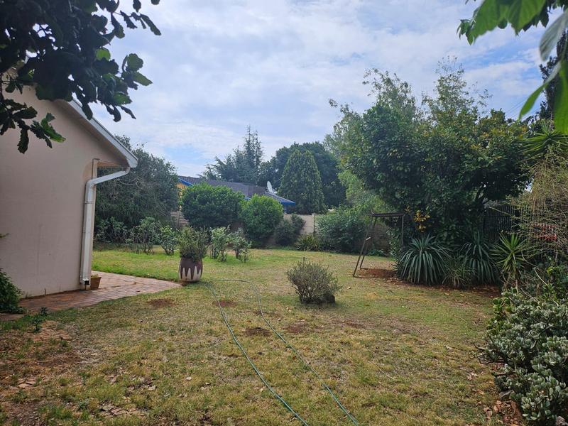 To Let 5 Bedroom Property for Rent in Greenhills Gauteng