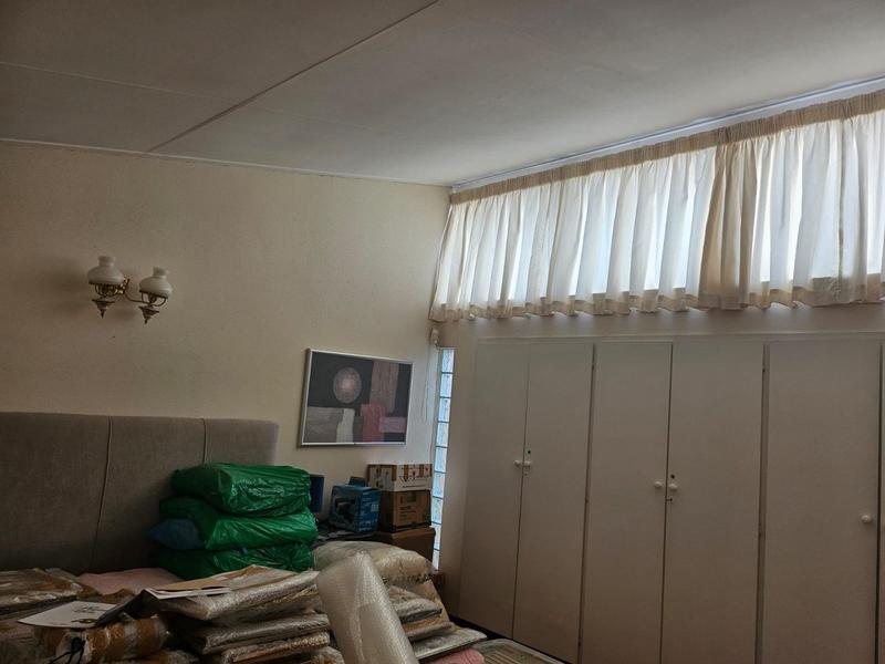 To Let 5 Bedroom Property for Rent in Greenhills Gauteng