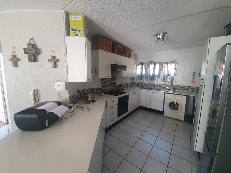 To Let 2 Bedroom Property for Rent in Bryanston Gauteng