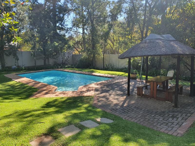 To Let 2 Bedroom Property for Rent in Bryanston Gauteng