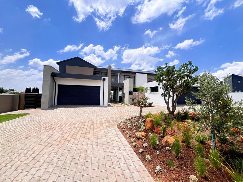 5 Bedroom Property for Sale in Midstream Heights Gauteng