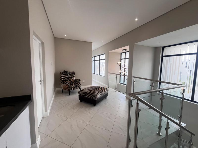 5 Bedroom Property for Sale in Midstream Heights Gauteng