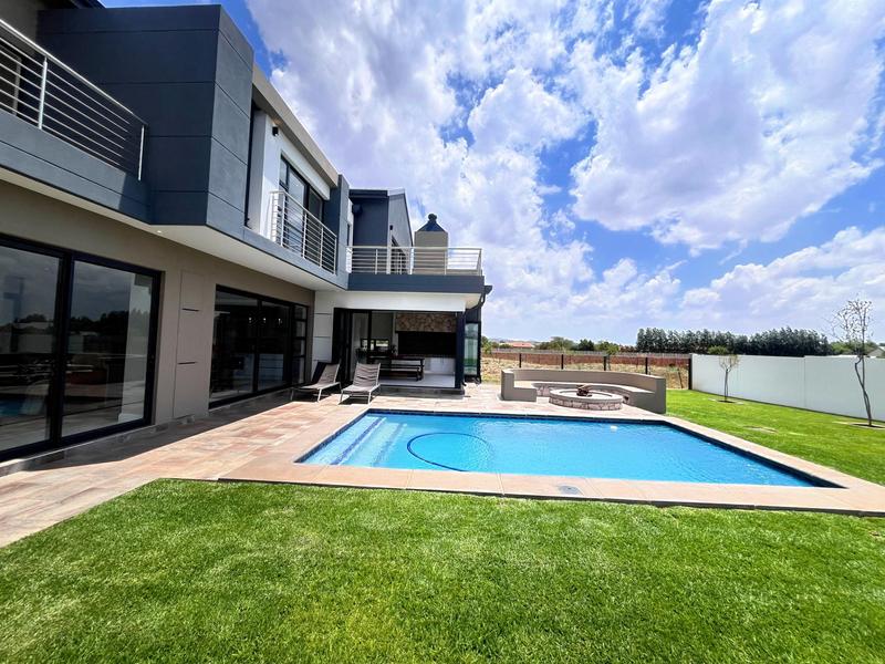 5 Bedroom Property for Sale in Midstream Heights Gauteng