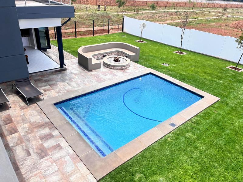 5 Bedroom Property for Sale in Midstream Heights Gauteng