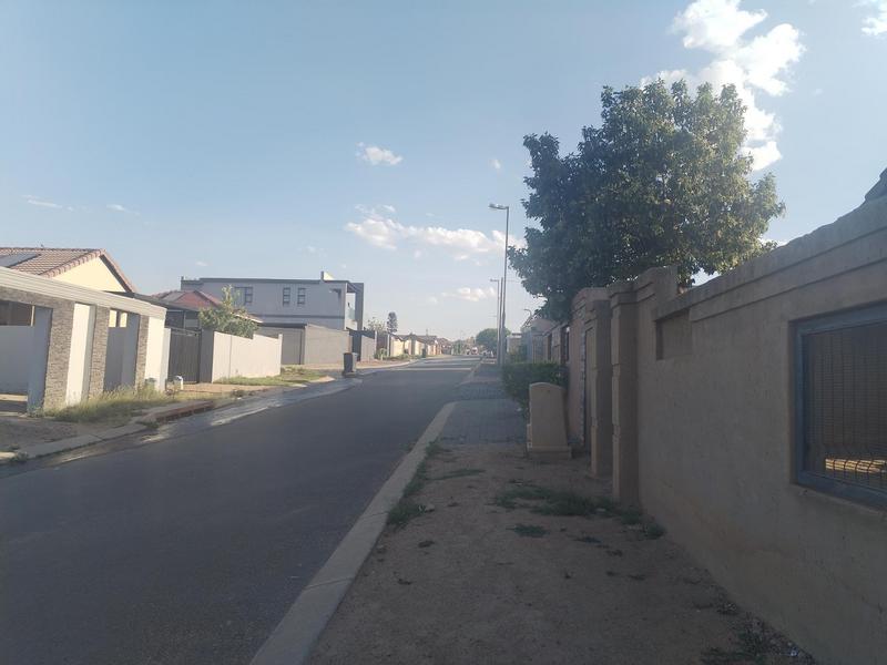 To Let 3 Bedroom Property for Rent in Kya Sands Gauteng